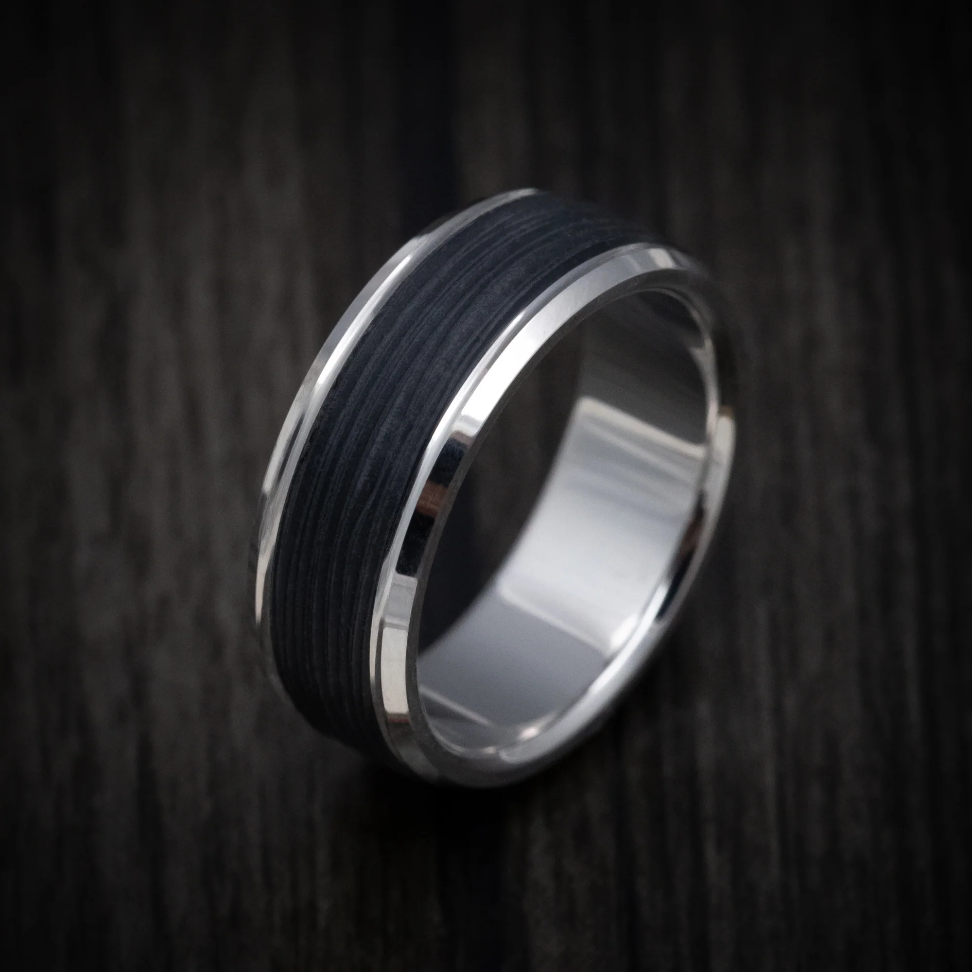 14K Gold and Carbon Fiber Men's Ring with Organic Design Pattern - Image 3
