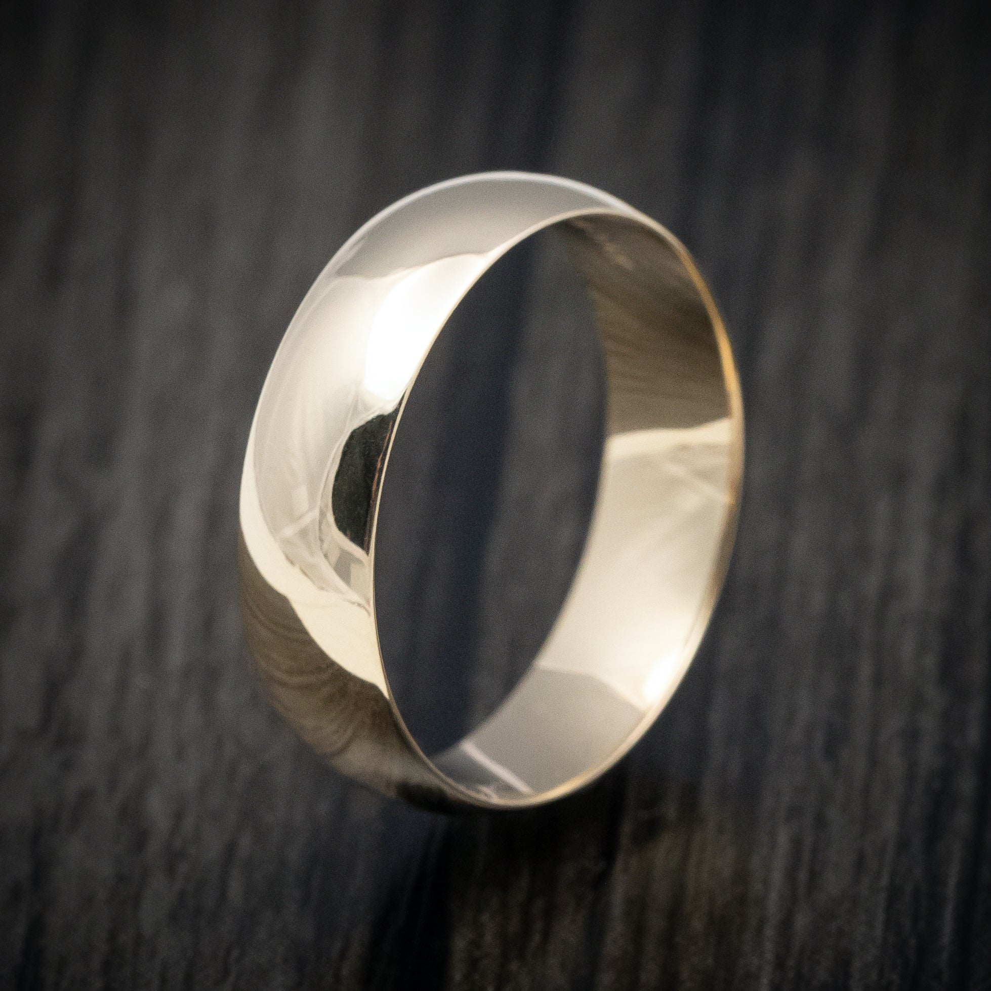 Classic Gold 6mm Mens Wedding Band - Image 3