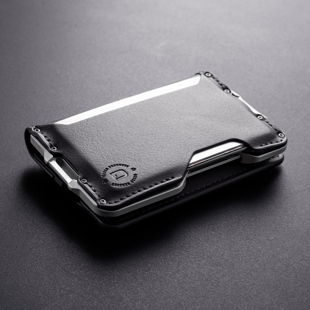 D03 DAPPER™ BIFOLD WALLET - Image 23