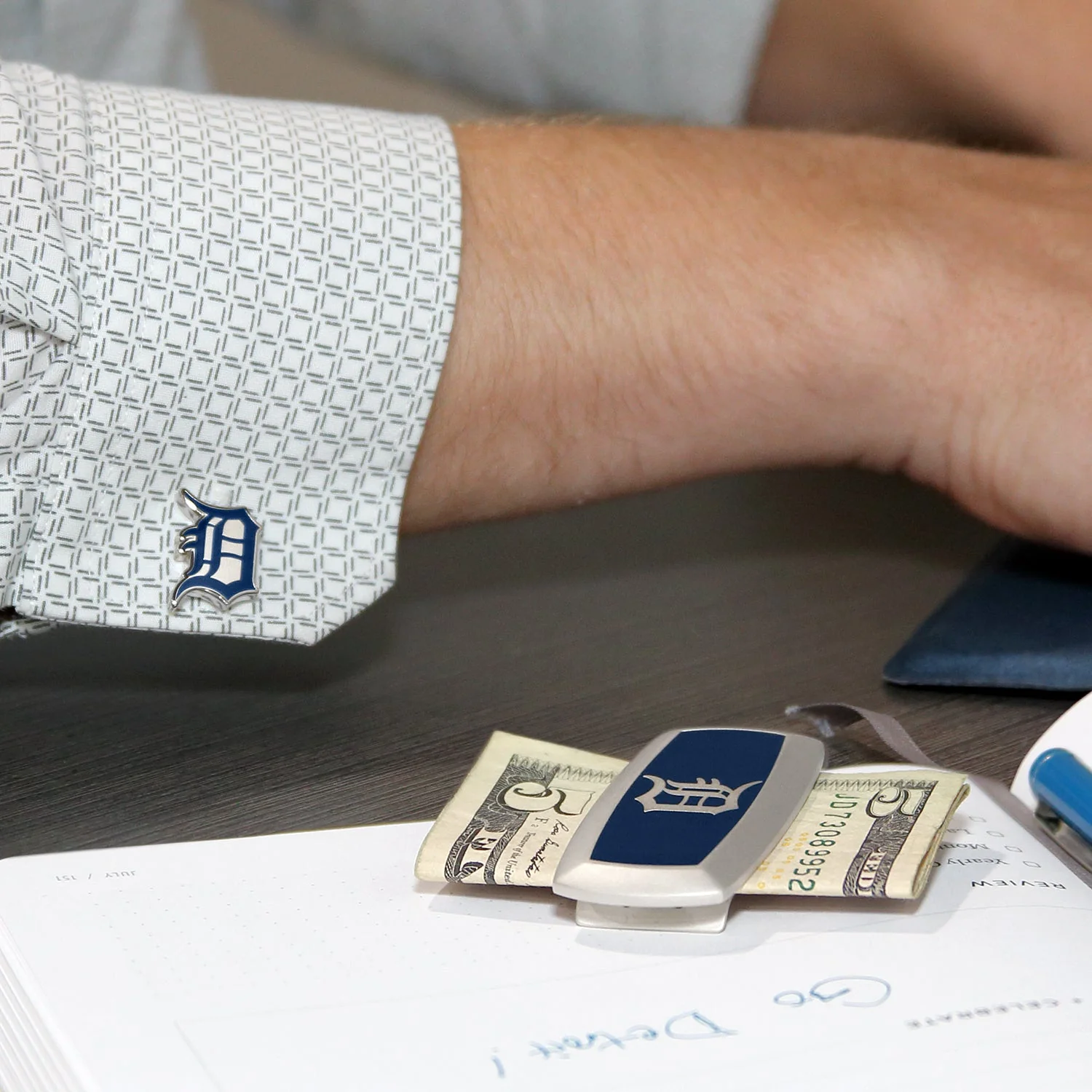 MLB Detroit Tigers Cufflinks - Image 4