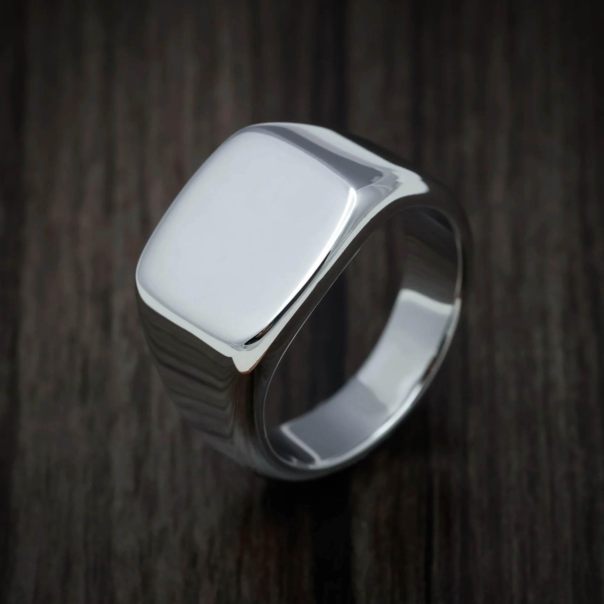 Palladium Silver Medium Signet Ring - Image 3